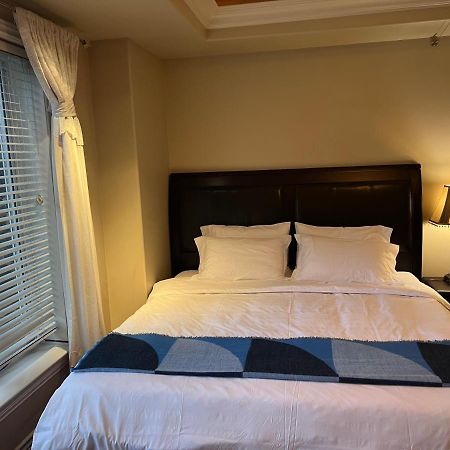 Lucky Suite, Two-Bedroom Suite With Independent Entrance In Richmond Close To Yvr Exterior foto